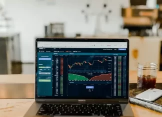 Защо акциите не се търгуват на цената на затваряне от предходния ден