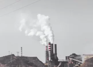 Кой е производителят на телевизорите Skyworth?