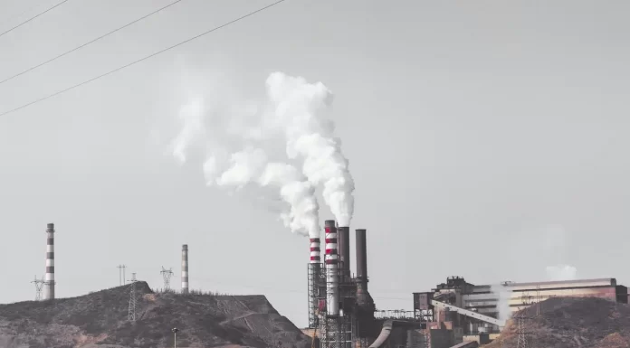 Кой е производителят на телевизорите Skyworth?